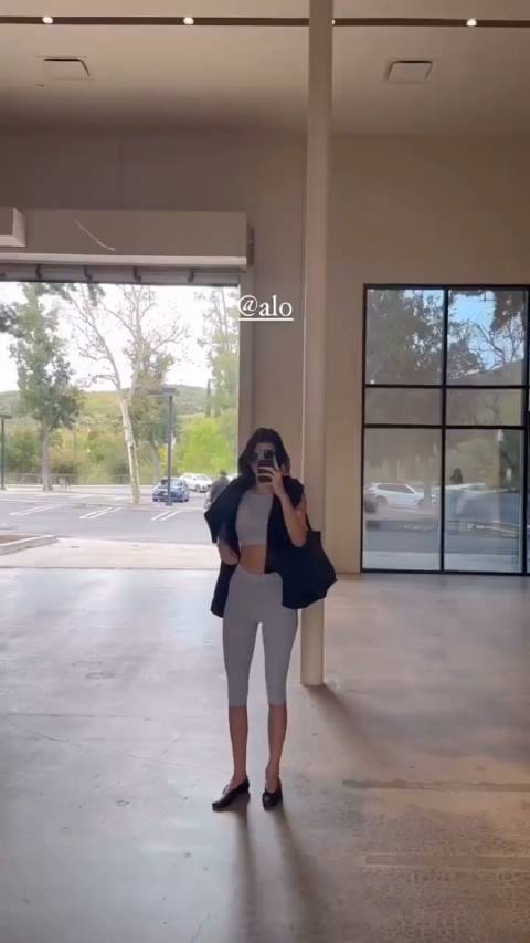 kendalljenner肯豆和她的奔驰