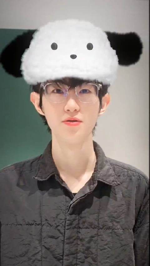 徐必成虽然你很可爱但是身上痒就去洗澡