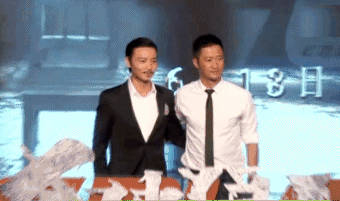 别人是123茄子,发工资,你俩这是比个耶卖萌都这么硬汉|吴京|张晋_新浪