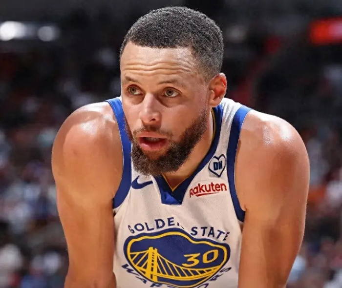 科尔斯波畅聊,格林开心,水花离场,战绩压制火箭|斯波|勇士|科尔_新浪