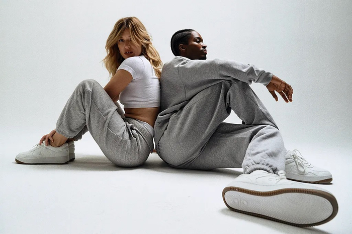 （图片来源：Alo Yoga官网）