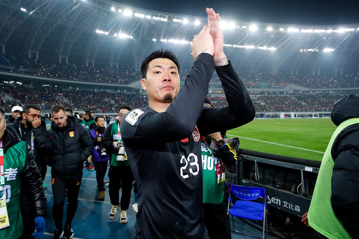 王大雷赛后感谢球迷。