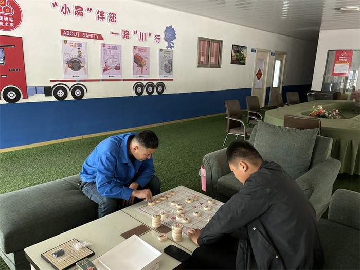 东海县黄川镇开展关怀货车司机子女健康成活动