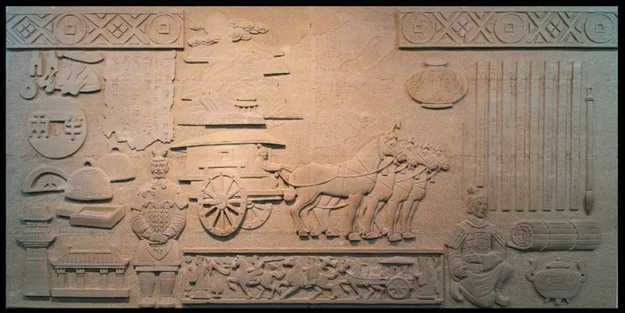 ▲高浮雕壁画：秦始皇统一六国。（图片来源：视觉中国）