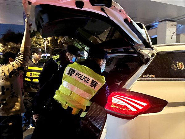 快破大案多破小案静安警方开展集中清查整治行动