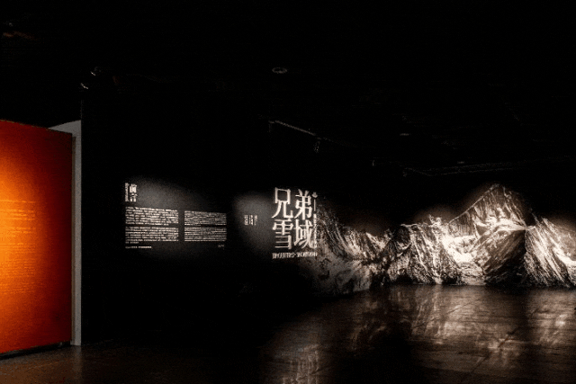 兄弟雪域摄影展在成都奕artspace开展