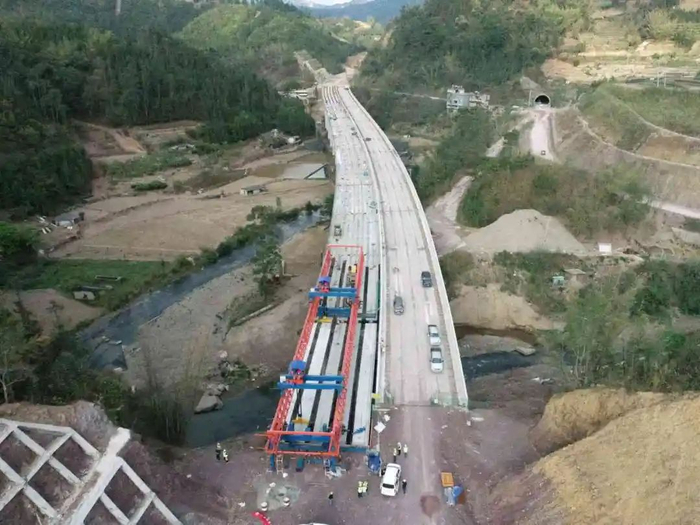 还有……|云南省|高铁|高速公路_新浪新闻