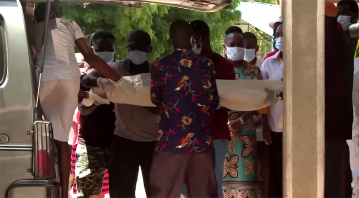 肯尼亚政府开始移交饥饿邪教遇难者遗体死状凄惨仅剩骨骼