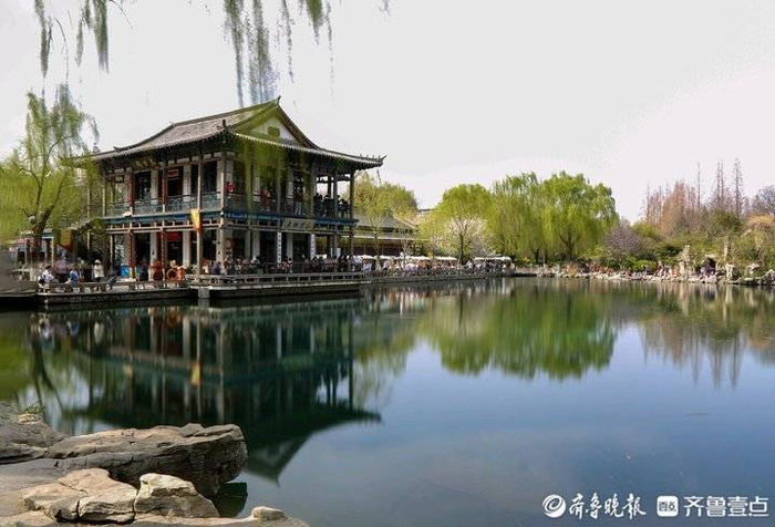 五龙潭景美海棠开