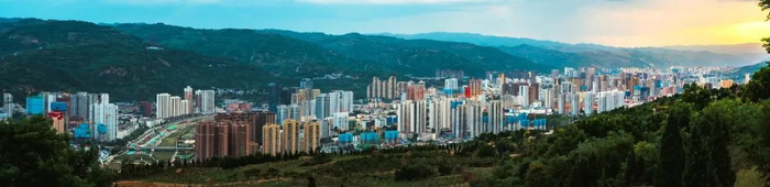 ▲甘肃天水城市全景图-秦州区 （图片来源：视觉中国）