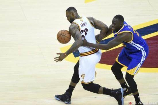 泰斯特唯一怕的人就是大本,阿泰是身体素质和詹姆斯也是非常的接近的