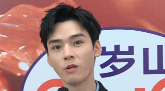 龚俊电视剧品质盛典后台采访谈和王雪琴脱口秀合作