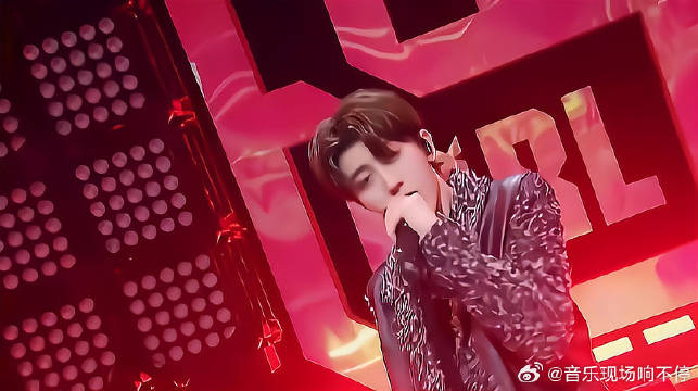 让蔡徐坤炸场就对了,《young》还没出场就全场嗨!