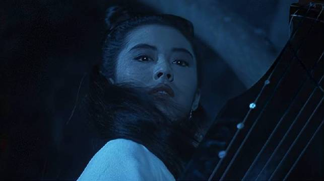 看见宁采臣的样子小倩笑了宁采臣胆子还挺大