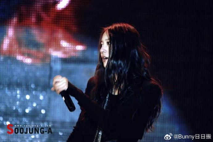 郑秀晶16岁舞台照 好美好嫩|郑秀晶_新浪新闻