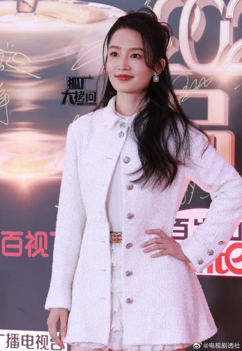 电视剧品质盛典红毯…|李沁|唐嫣|李一桐_新浪新闻