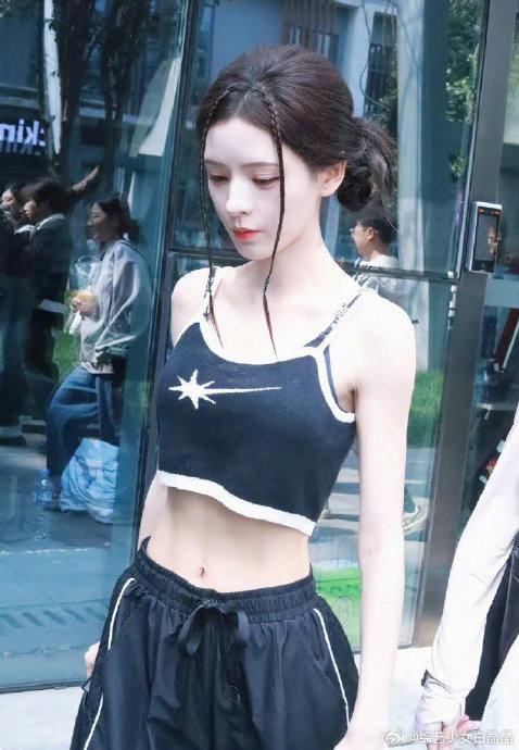 直观感受下女明星的瘦,张予曦的腰|下女|张予曦_新浪新闻