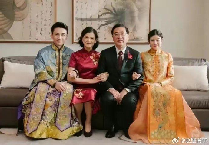 陈晓和陈妍希结婚之初,陈妍希经常跑回台湾居住,连儿子都在台北生的