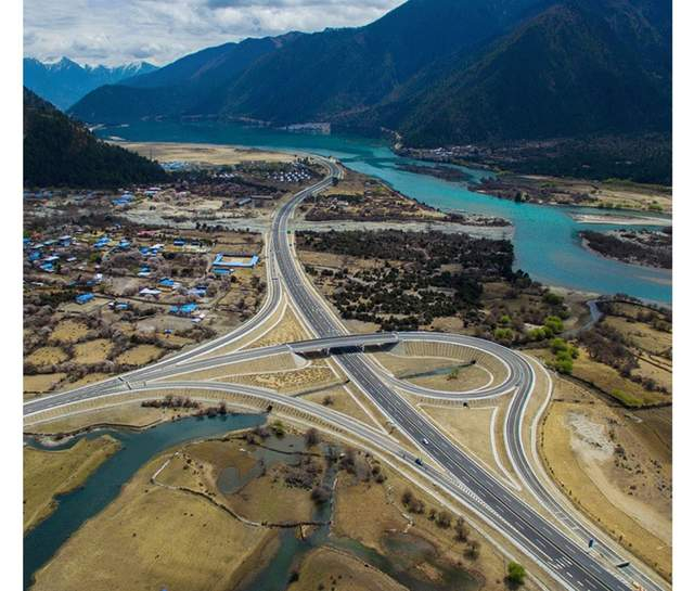 拉萨市城关区各街道举行纪念西藏民主改革65周年系列活动