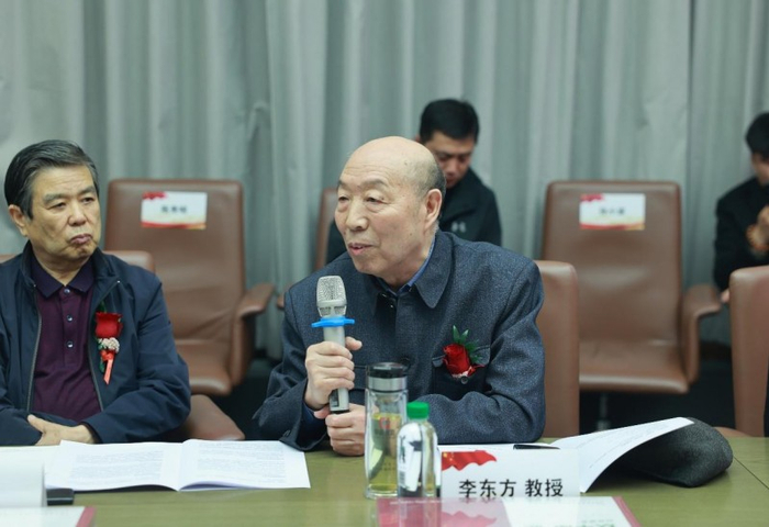 原北京医科大学党委常委,副校长李东方表示,自己一直致力于研究老年人