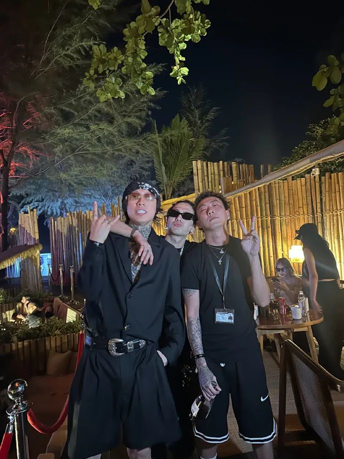 melo和美女老婆出现了!|王嘉尔_新浪新闻