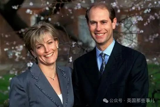 爱德华王子还在躺赢妻子索菲人气逆袭成新任王室时尚标杆这也行