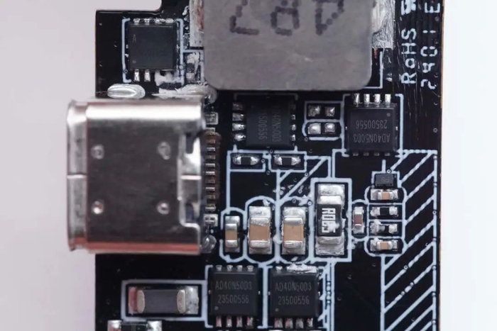 5mΩ,采用pdfn3*3封装.