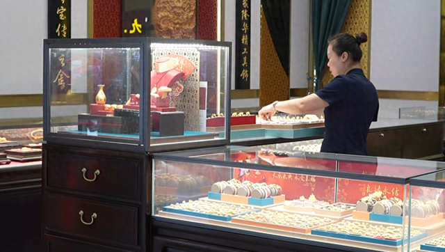 南昌:品牌首饰金生意受影响 "打金店"生意却红火|金店|生意|南昌_新浪