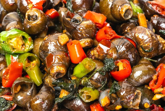 紫苏干烧鱼,紫苏鸭,紫苏炒田螺,苏盐贴饼,紫苏百合炒羊肉,铜盆紫苏蒸