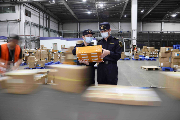 深圳跨境电商"春意盎然" 新业态成绩亮眼|跨境电商|深圳海关|通关