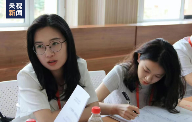 △辛夷（图左）