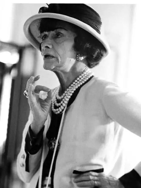 "莞莞类卿"的风,早就吹到了时尚圈|kate moss_新浪新闻