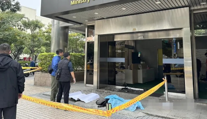 台湾发生枪击案!|延平|发展部|台北市_新浪新闻