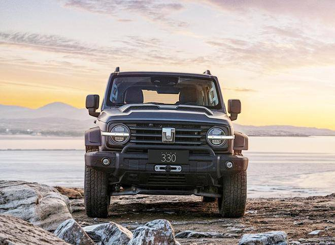 实际上,穿越者就是以前的城市版换了个名字,走走烂路,轻度的小越野没