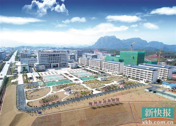 "去年紫云县民族中学的高考成绩出现质的飞跃,高考一本上线人数首次突