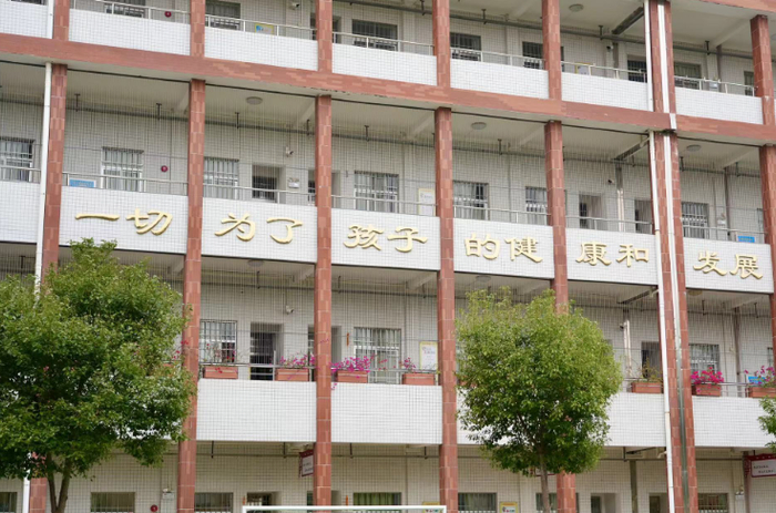 阳江有家"阳光超市",捐赠什么就卖什么|特殊教育学校|阳江市_新浪新闻