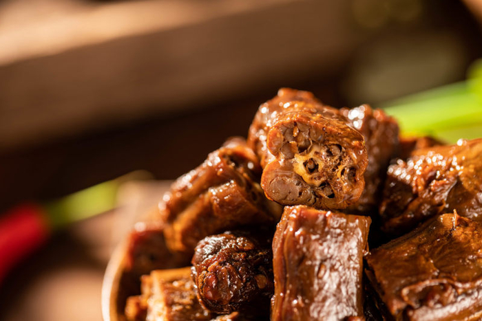 四季度需求减弱陷亏损,周黑鸭去年业绩"双增"难掩净利未达标尴尬