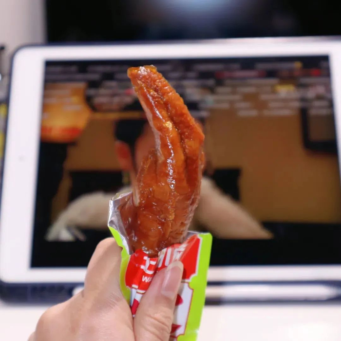 今日福利 | 我不允许任何凤爪脑袋没吃过王小卤虎皮