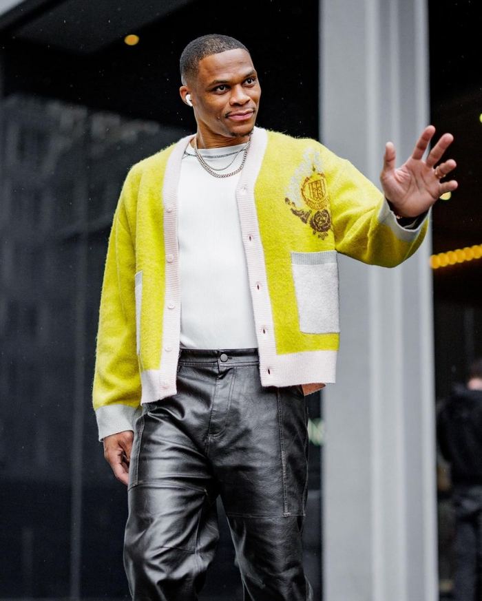 时尚潮男90威少针织衫 黑皮裤 帆布鞋穿搭 质感十足|穿搭|皮裤|帆布