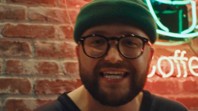 美国创作男歌手quinn xcii新单pasadena官方mv释出:@胡萝卜音乐