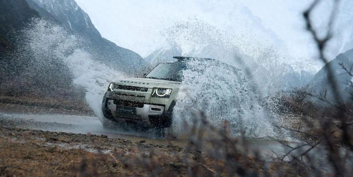 路虎卫士:"方盒子"的巅峰级存在,原创才是最大的魅力!