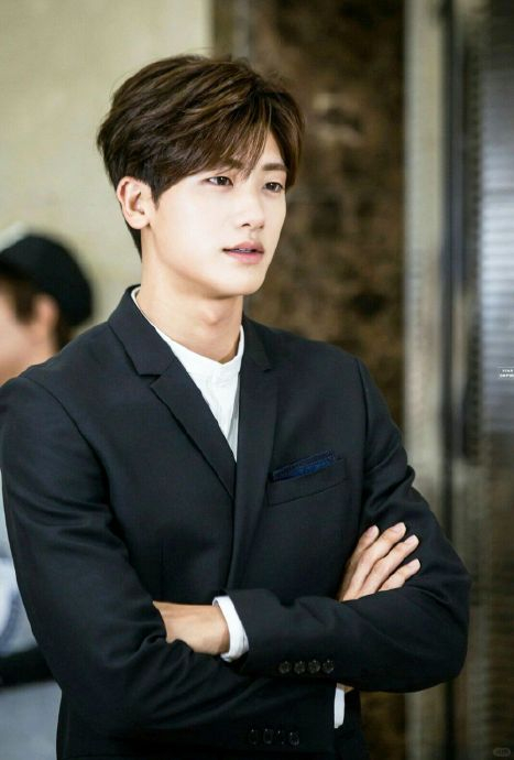 刘孔|韩国|李敏镐_新浪新闻