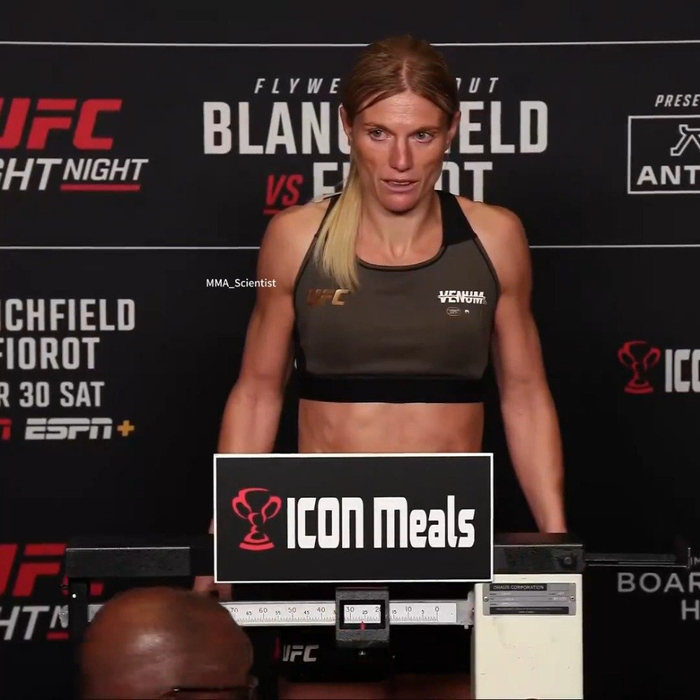 ufcatlanticcity官方称重野兽玛侬菲奥罗manonfiorot12525磅