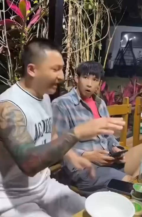 铁岭小辉给mc天佑喊麦这是不是叫班门弄斧关羽面前耍大刀啊