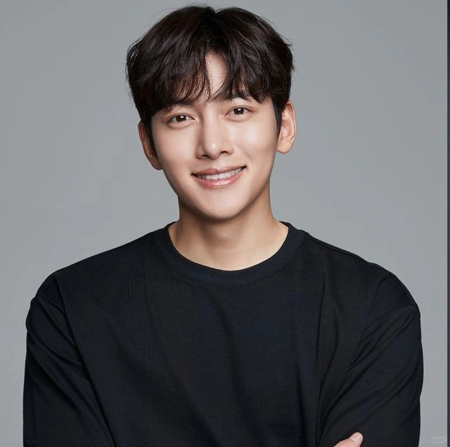 李敏镐# #韩星#另外,有「脸蛋天才」封号的车银优则被排在第十一名