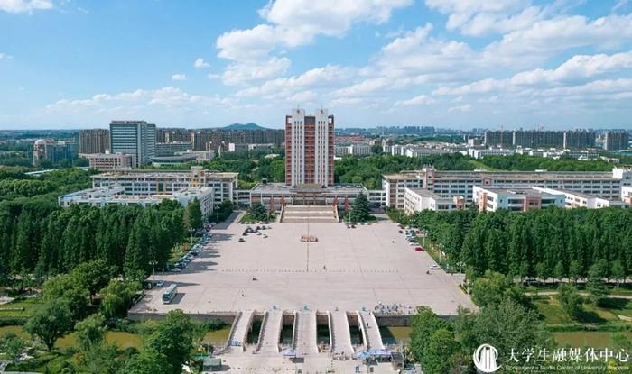 青岛农业大学始建于1951年,建有城阳,平度,莱阳,蓝谷校区和现代农业
