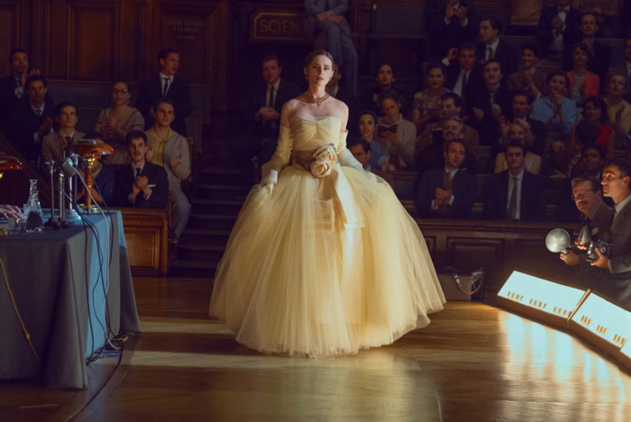 又癫又时髦今年欧美时装剧神仙打架