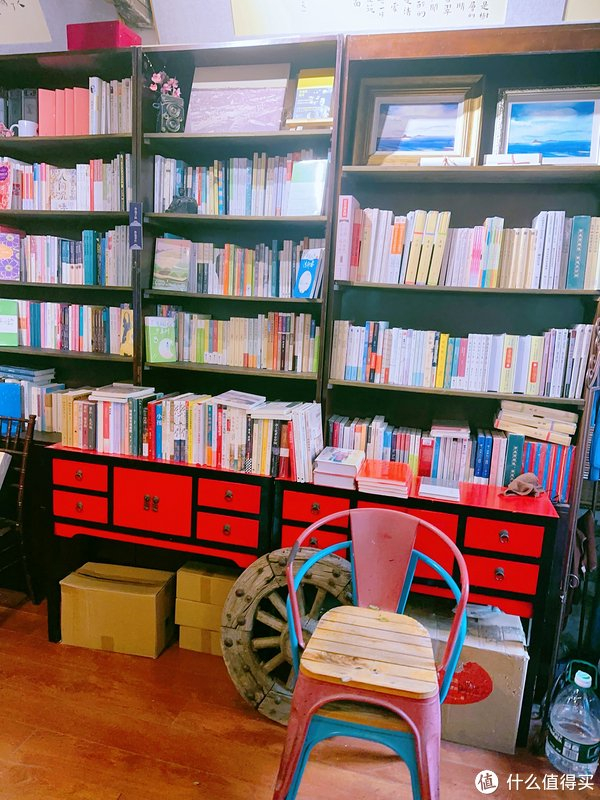 青岛荒岛书店一个可以静下心来的地方