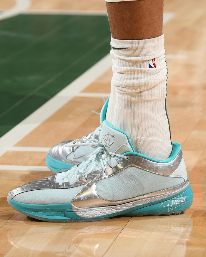 nba 上脚合集!鞋王发力!上脚「神秘配色」kobe 5 !