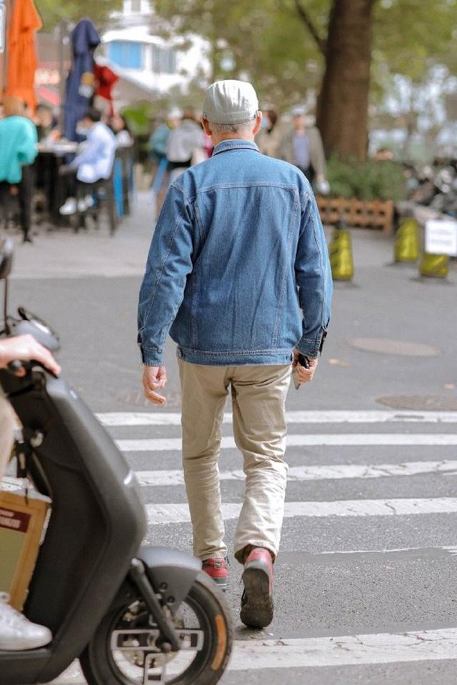 七八十岁男人,为什么劝你"春天戴帽,少穿卫衣"?